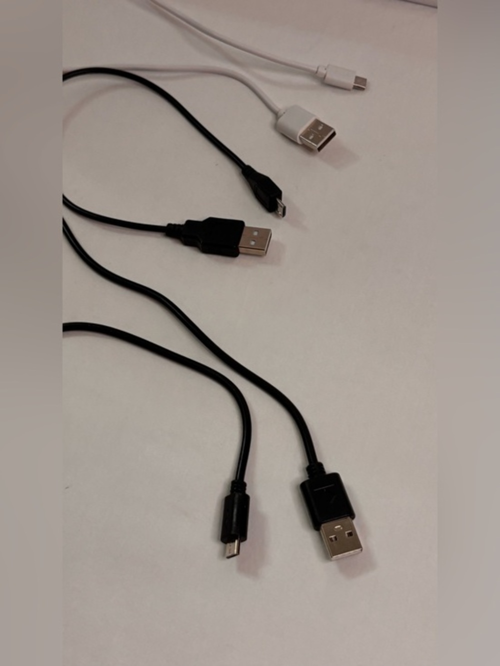 USB to Micro-USB Charging Cable Set in Black and White
